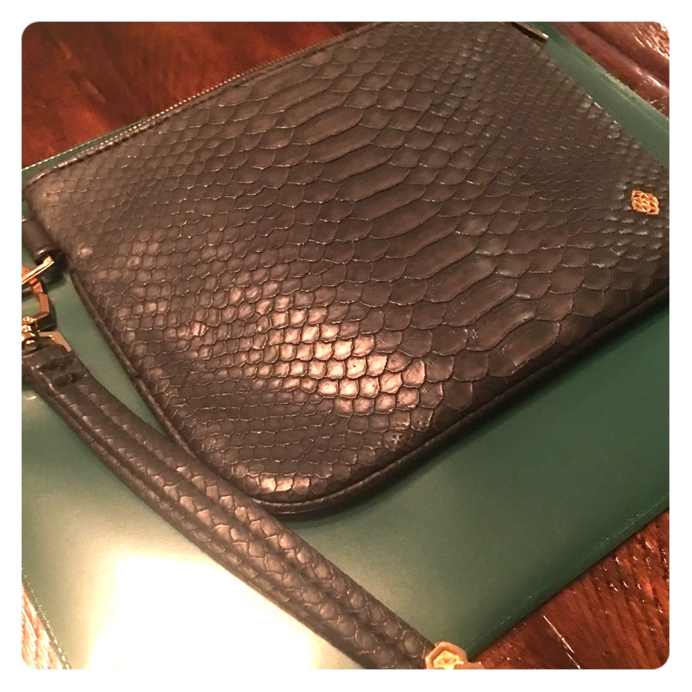 Kendra Scott black wristlet.